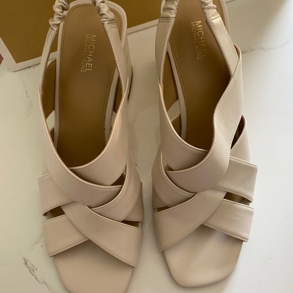 MICHAEL KORS Dixon Light Cream Sandals - Picture 2 of 7